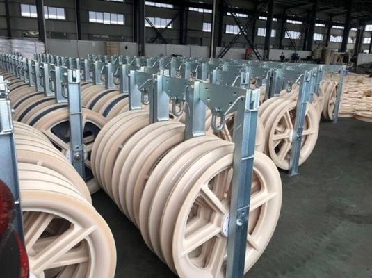 comprar Polea de tendido triple de 660 mm de diámetro con poleas de nailon para herramienta de tendido de línea de transmisión de cable piloto online manufacture
