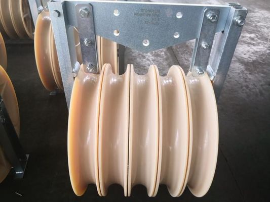 Bloques de poleas de aluminio de nylon para dos conductores de tres hebras 300-900mm2 40-105kn